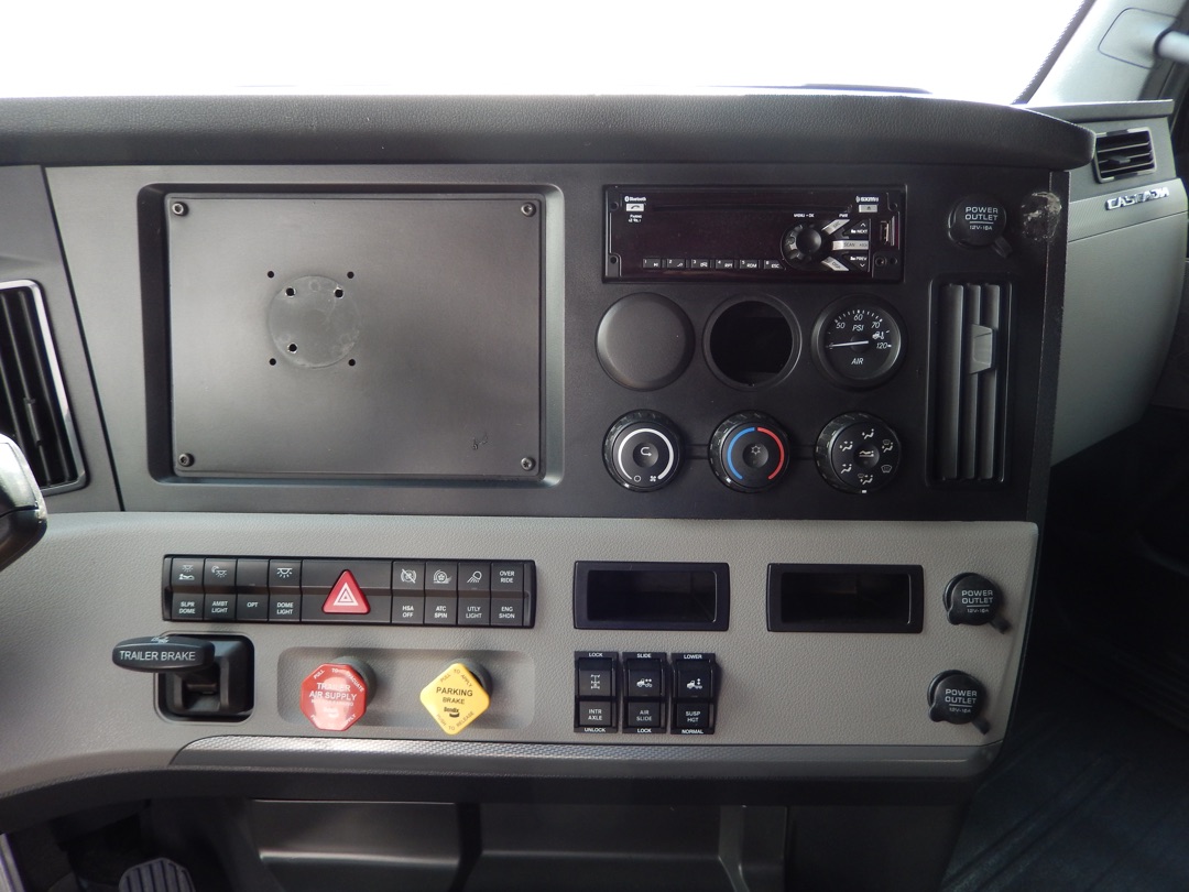 2019 FREIGHTLINER CASCADIA - Image 20